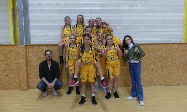 1ère victoire pour les U13FD3 à domicile ce week-end …