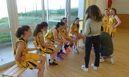 Victoire des U18F1 contre Saint-Romain-la-Motte à domicile.