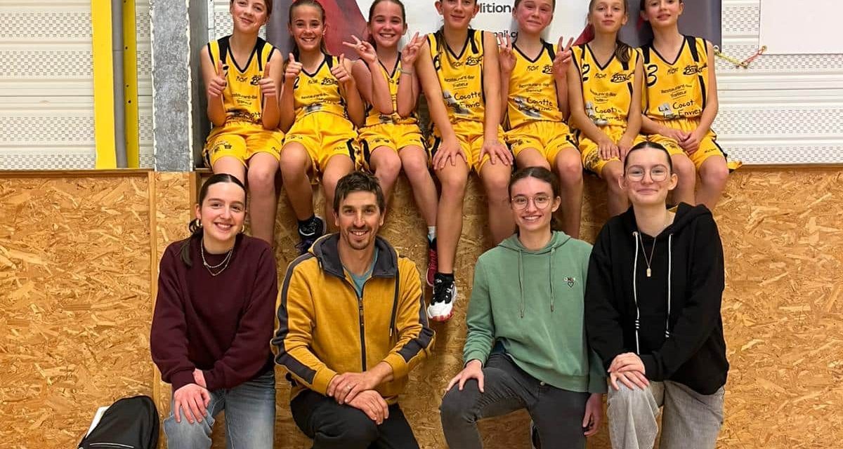 Victoire des U13F à domicile face au CRAP …