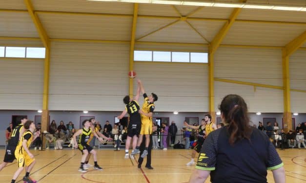 Les Seniors garçons finissent l&rsquo;année en beauté avec une belle victoire contre Veauche 70-67